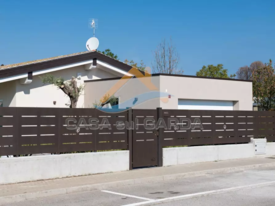 Immagine 4 di Villa in vendita  a Puegnago Sul Garda