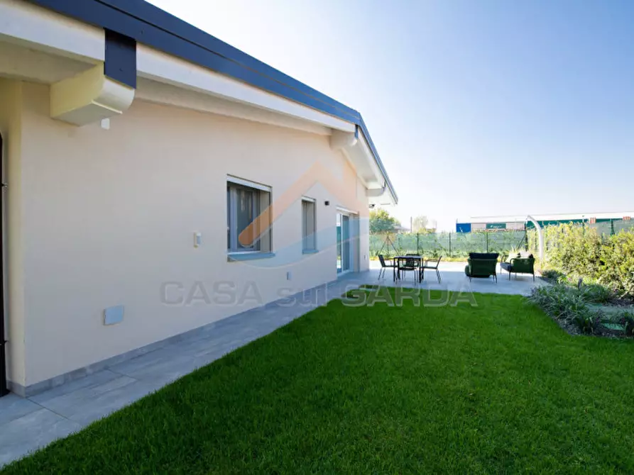 Immagine 12 di Villa in vendita  a Puegnago Sul Garda