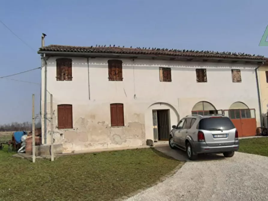Immagine 3 di Rustico / casale in vendita  a Castelfranco Veneto