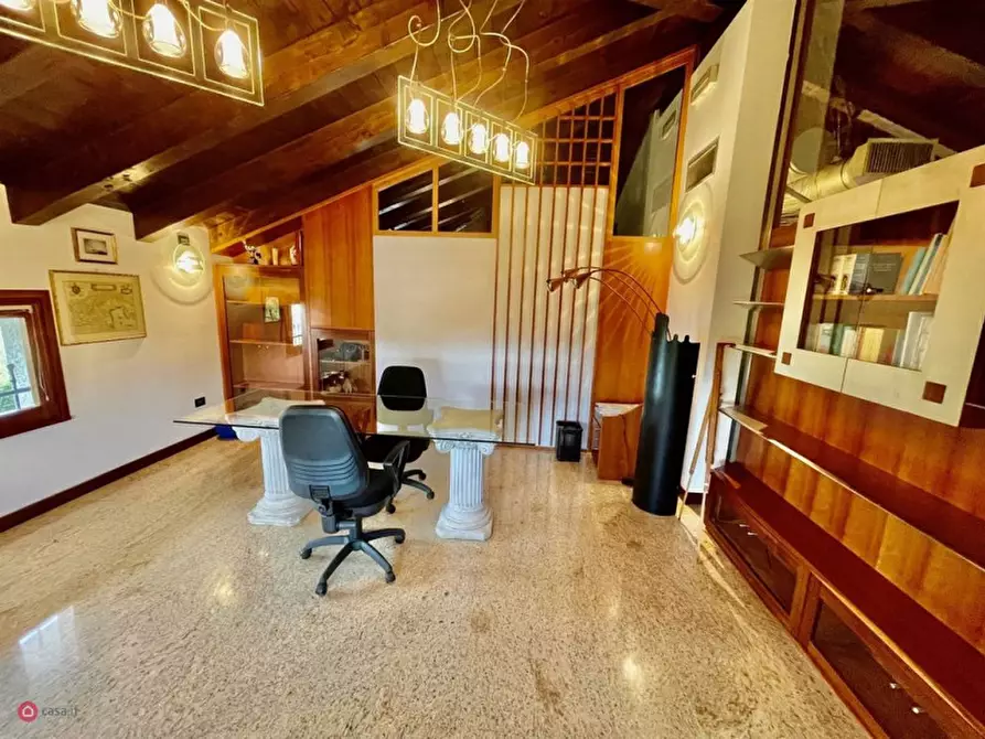 Immagine 1 di Ufficio in affitto  in VIA FRATELLI BANDIERA a Venezia