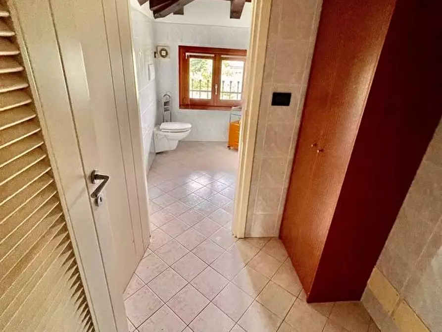 Immagine 3 di Ufficio in affitto  in VIA FRATELLI BANDIERA a Venezia