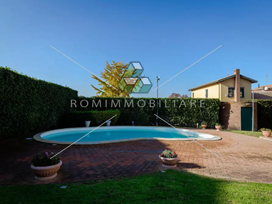 Immagine 3 di Casa bifamiliare in vendita  in Via Prato Lauro a Roma