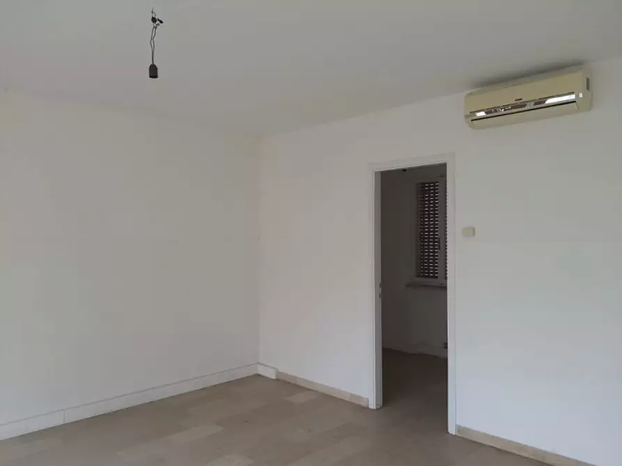 Immagine 4 di Ufficio in vendita  a Rovigo