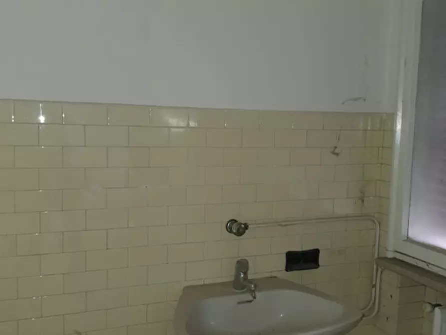 Immagine 10 di Ufficio in vendita  a Rovigo