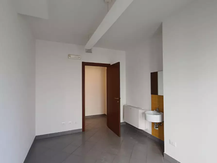 Immagine 16 di Ufficio in vendita  a Rovigo