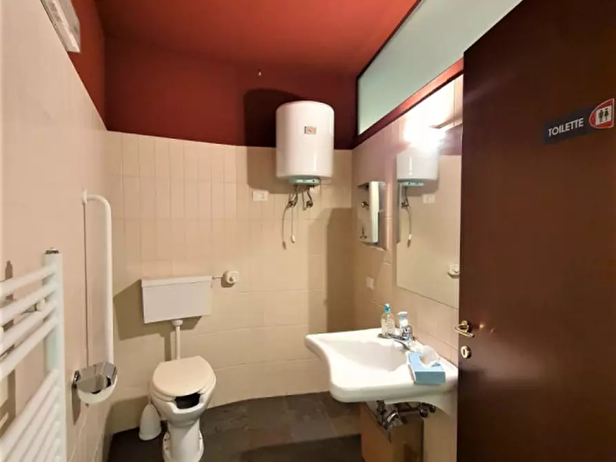 Immagine 18 di Ufficio in vendita  a Rovigo