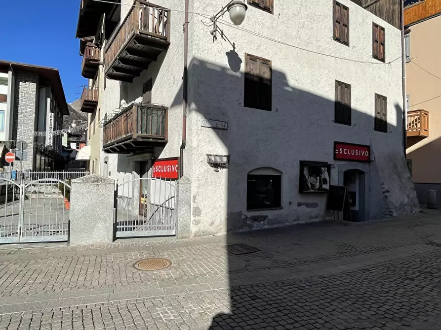 Immagine 4 di Negozio in vendita  in Via Enrico Toti a Pinzolo