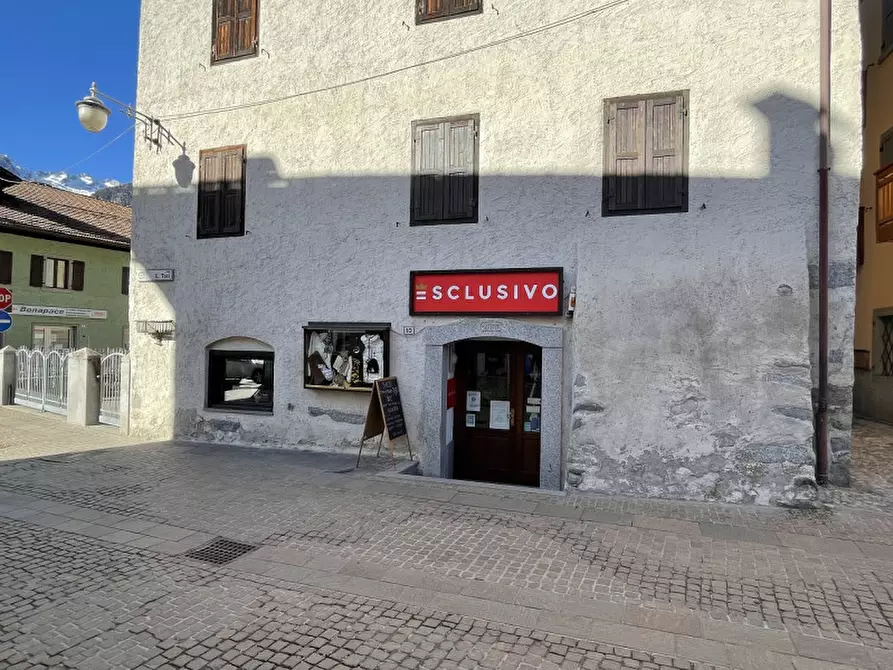 Immagine 5 di Negozio in vendita  in Via Enrico Toti a Pinzolo