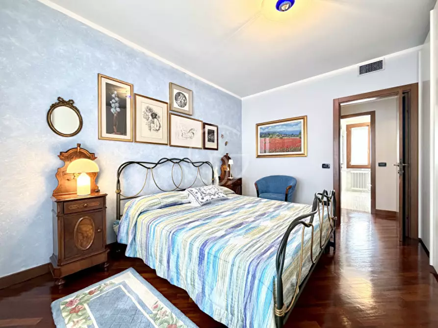 Immagine 10 di Villa in vendita  in Via G. Pascoli a Desenzano Del Garda