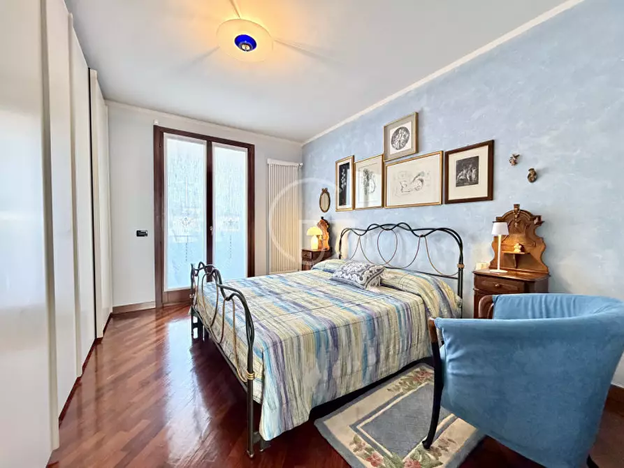 Immagine 11 di Villa in vendita  in Via G. Pascoli a Desenzano Del Garda