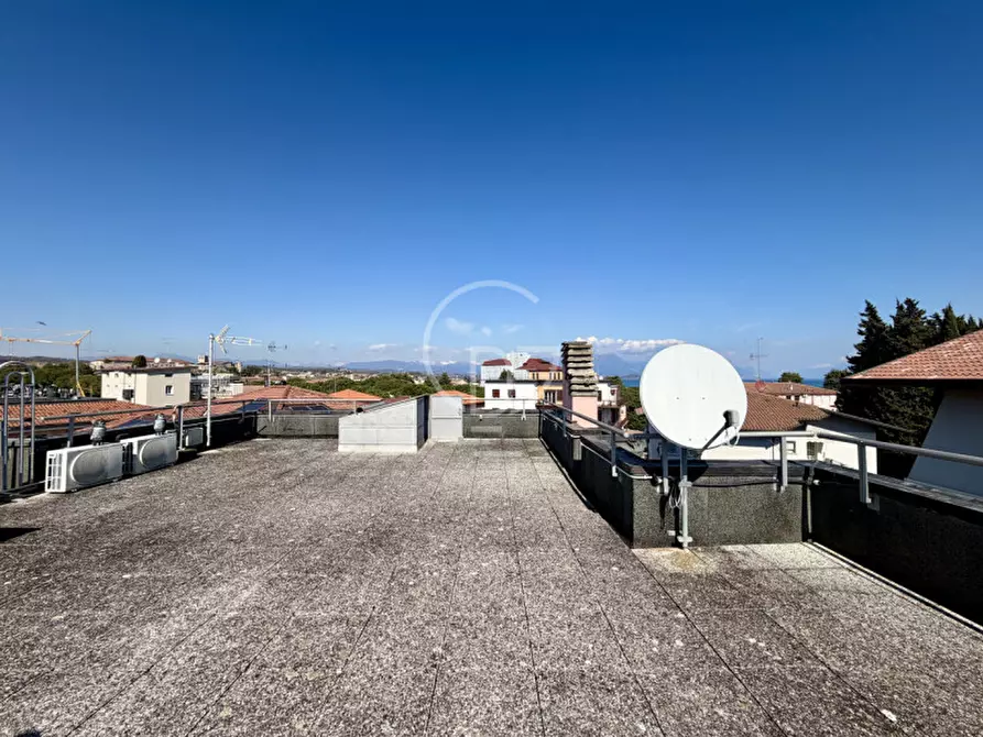 Immagine 16 di Villa in vendita  in Via G. Pascoli a Desenzano Del Garda