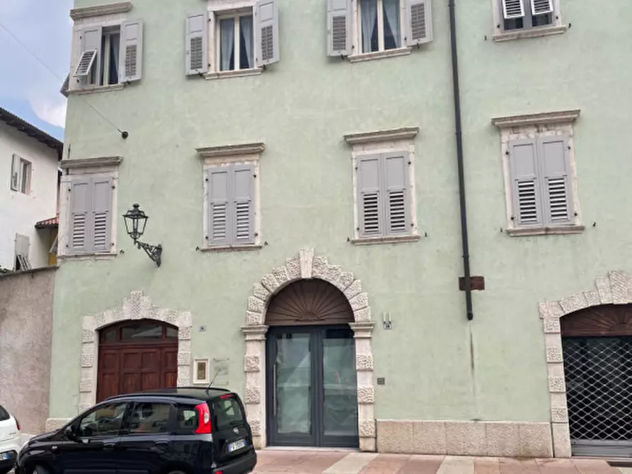 Immagine 2 di Negozio in vendita  in via Mazzini a Mezzolombardo