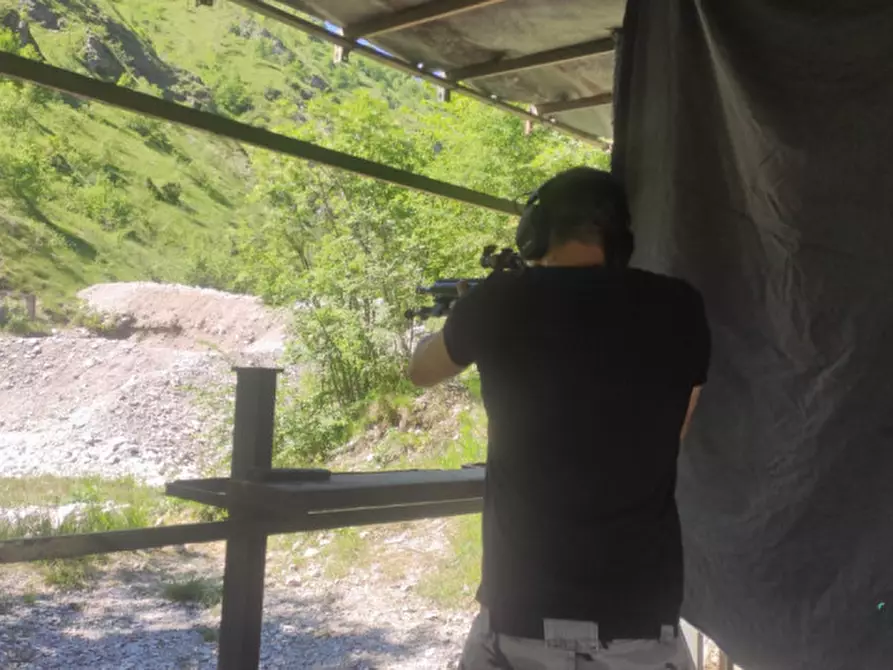 Immagine 22 di Attività commerciale in vendita  a Lodrino