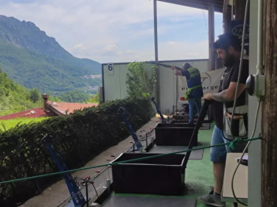 Immagine 23 di Attività commerciale in vendita  a Lodrino