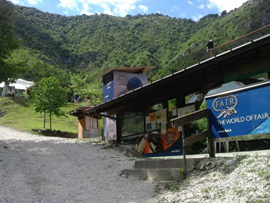 Immagine 26 di Attività commerciale in vendita  a Lodrino