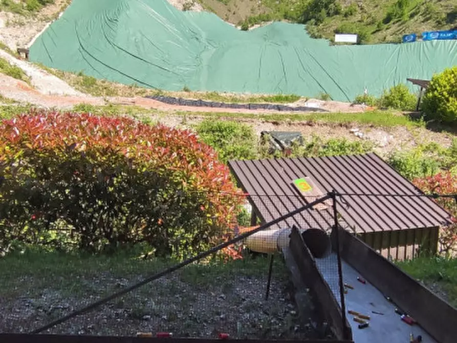 Immagine 28 di Attività commerciale in vendita  a Lodrino