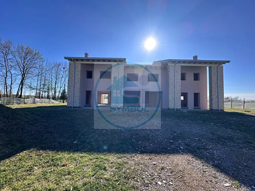 Immagine 1 di Casa bifamiliare in vendita  in via Beccaria a Santa Maria Di Sala