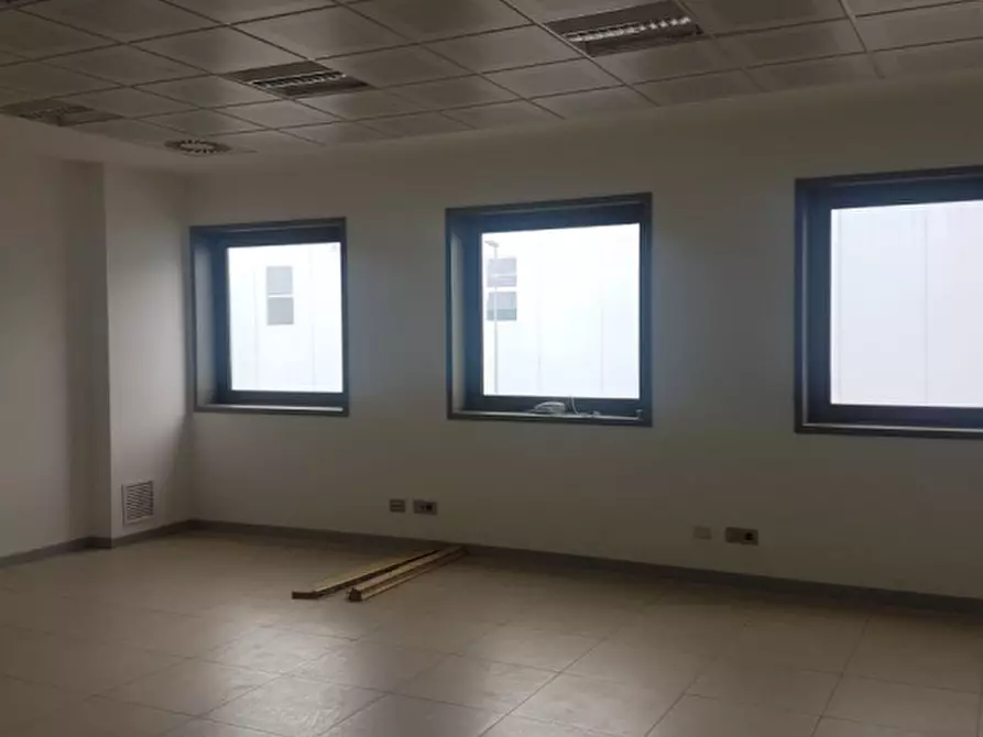 Immagine 5 di Negozio in affitto  in Via Mattei a Saccolongo