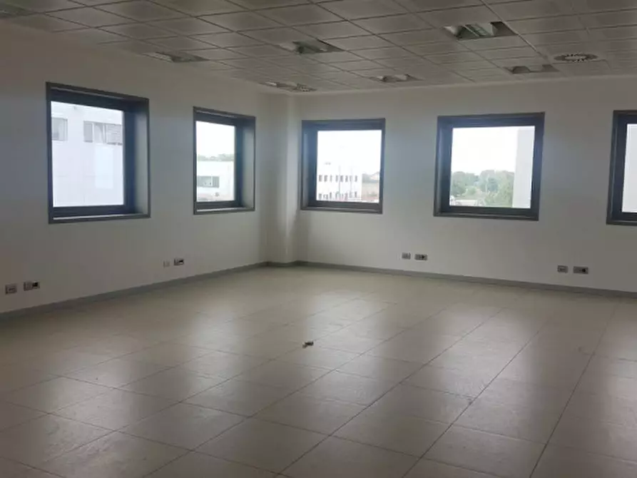 Immagine 6 di Negozio in affitto  in Via Mattei a Saccolongo