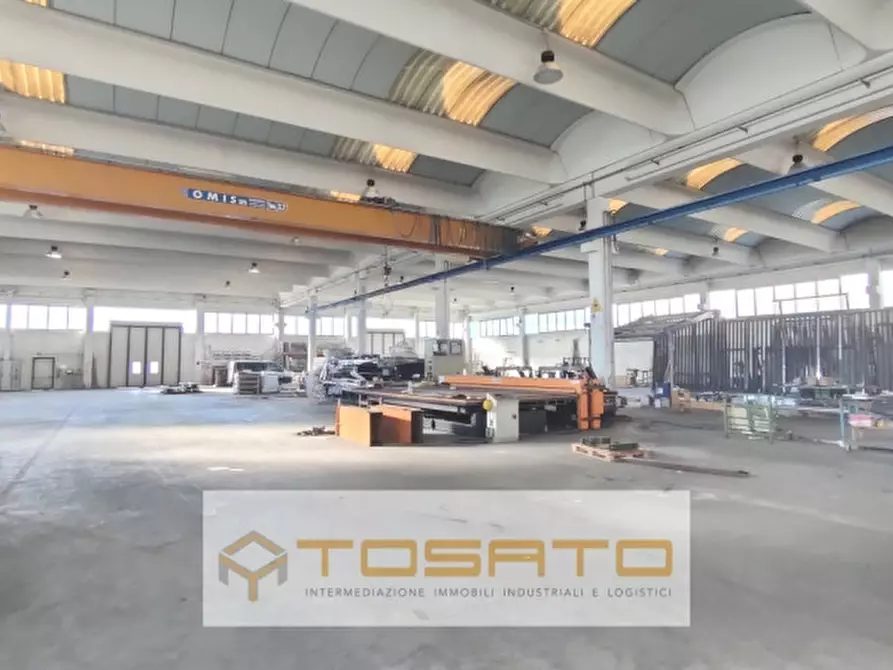 Immagine 1 di Capannone industriale in vendita  a Villafranca Di Verona