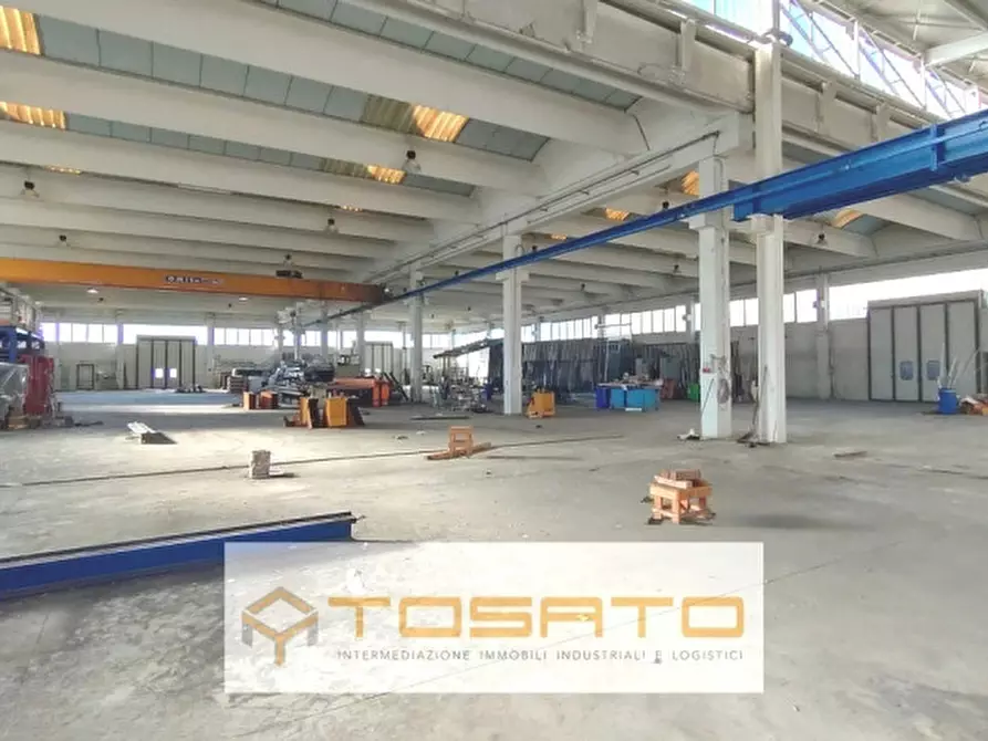 Immagine 1 di Capannone industriale in vendita  a Villafranca Di Verona