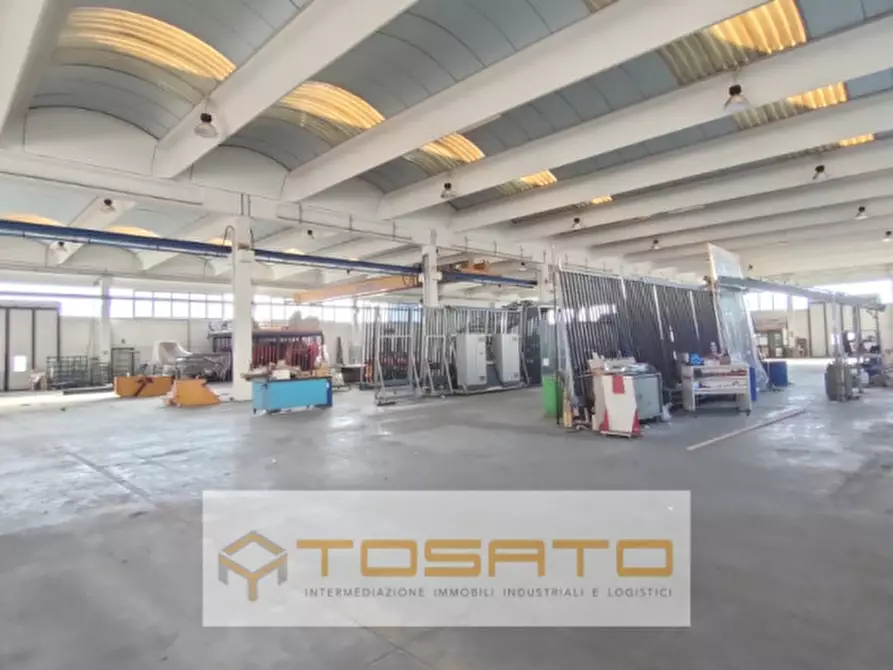 Immagine 4 di Capannone industriale in vendita  a Villafranca Di Verona