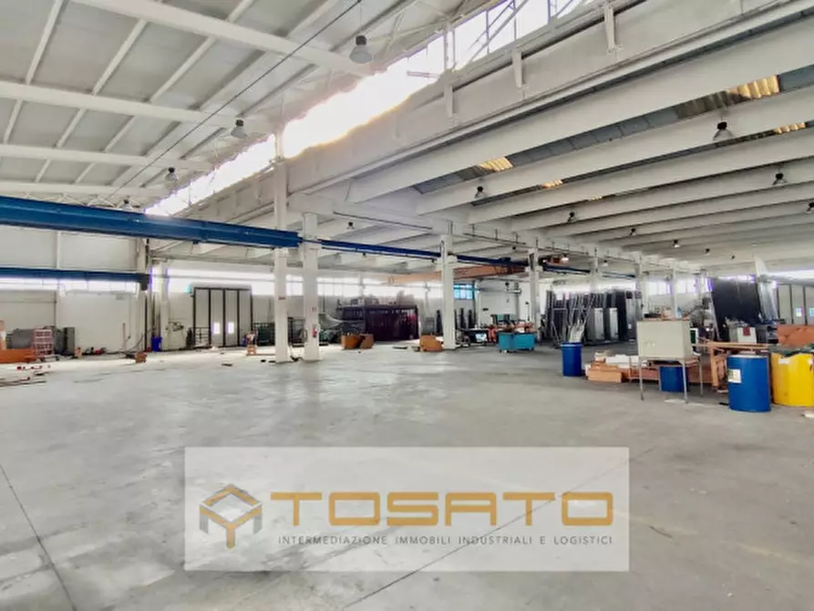 Immagine 4 di Capannone industriale in vendita  a Villafranca Di Verona
