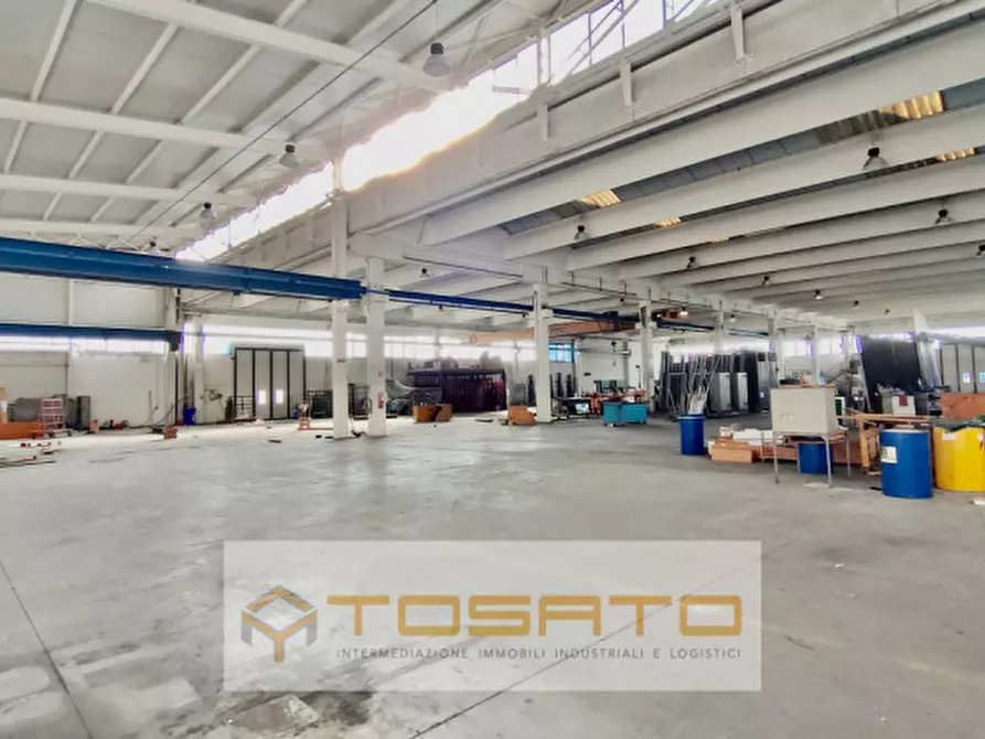 Immagine 6 di Capannone industriale in vendita  a Villafranca Di Verona