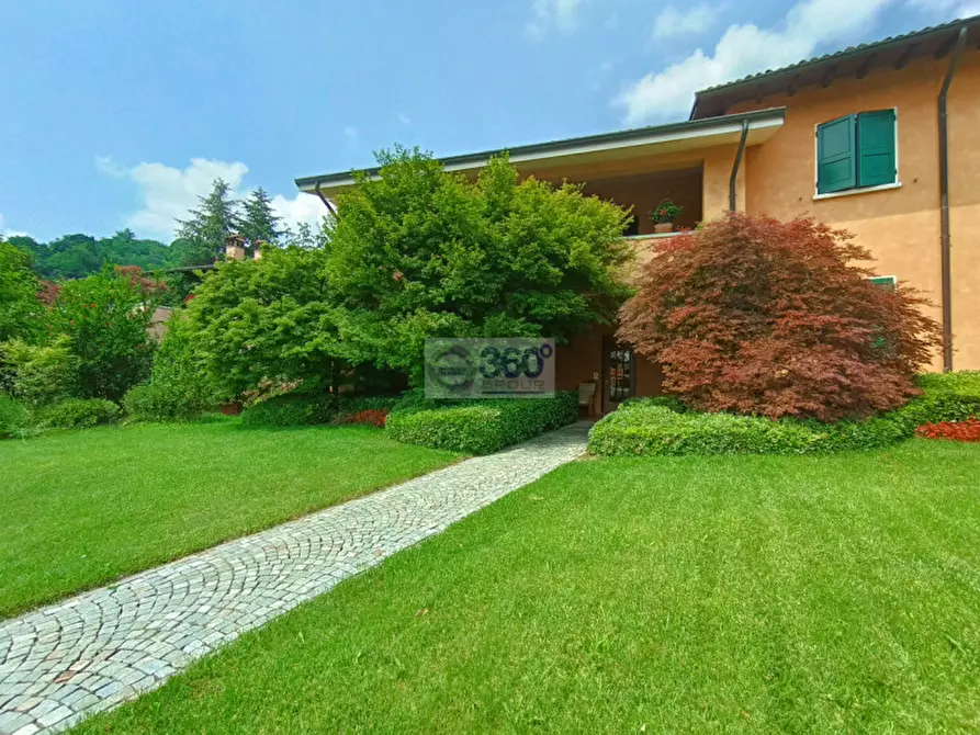 Immagine 1 di Villa in vendita  in Via Del Santolino a Gussago