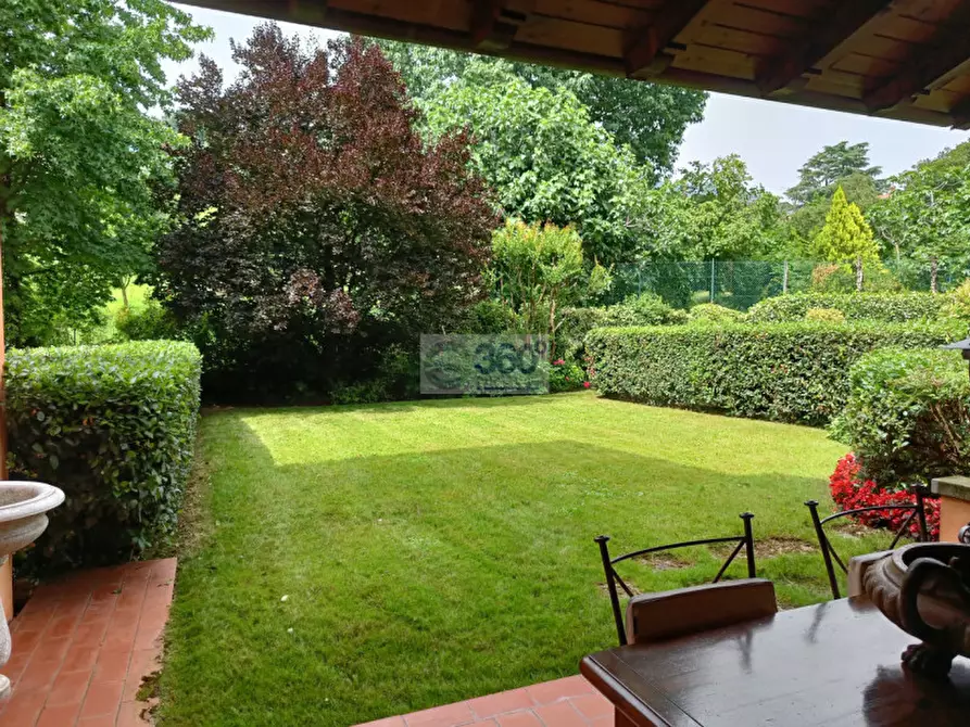 Immagine 1 di Villa in vendita  in Via Del Santolino a Gussago