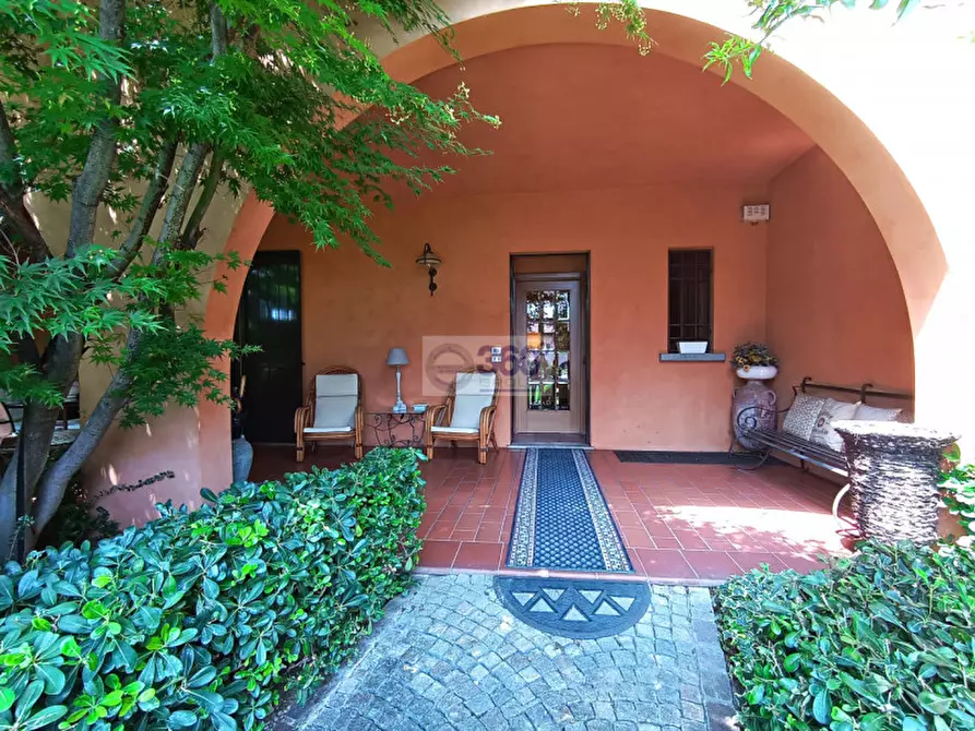 Immagine 2 di Villa in vendita  in Via Del Santolino a Gussago