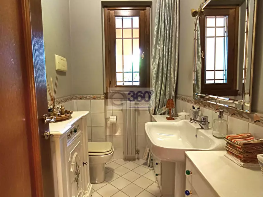 Immagine 10 di Villa in vendita  in Via Del Santolino a Gussago