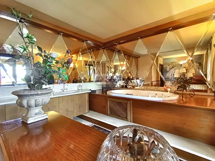 Immagine 17 di Villa in vendita  in Via Del Santolino a Gussago