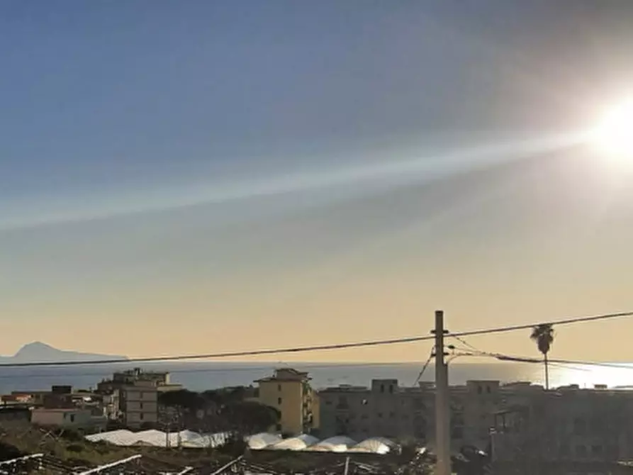 Immagine 2 di Appartamento in vendita  in VIA DEL LAVORO a Torre Del Greco