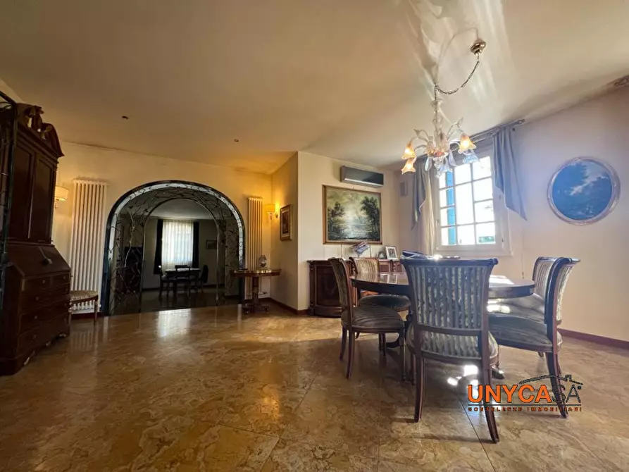 Immagine 1 di Villa in vendita  a Cervarese Santa Croce