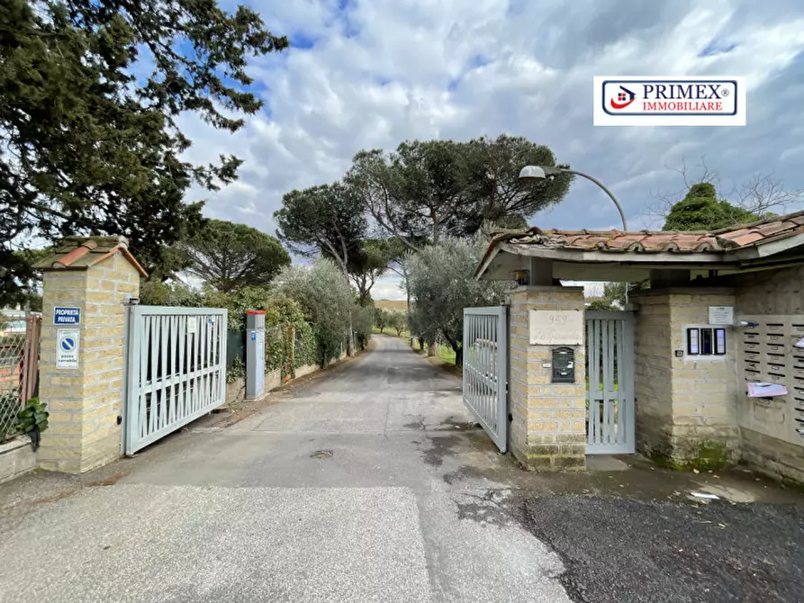 Immagine 13 di Villa in affitto  in via della giustiniana a Roma