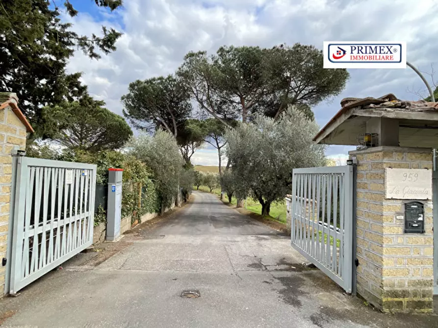 Immagine 14 di Villa in affitto  in via della giustiniana a Roma