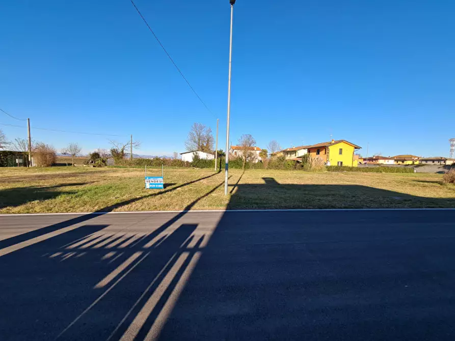 Immagine 1 di Terreno in vendita  in VIA DANTE ALIGHIERI a Sant'urbano