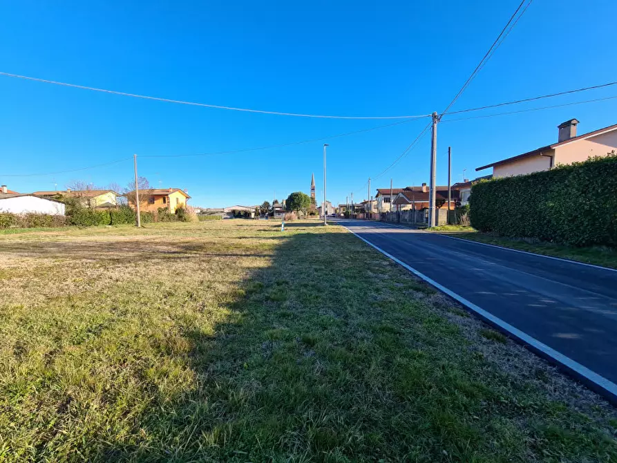 Immagine 3 di Terreno in vendita  in VIA DANTE ALIGHIERI a Sant'urbano