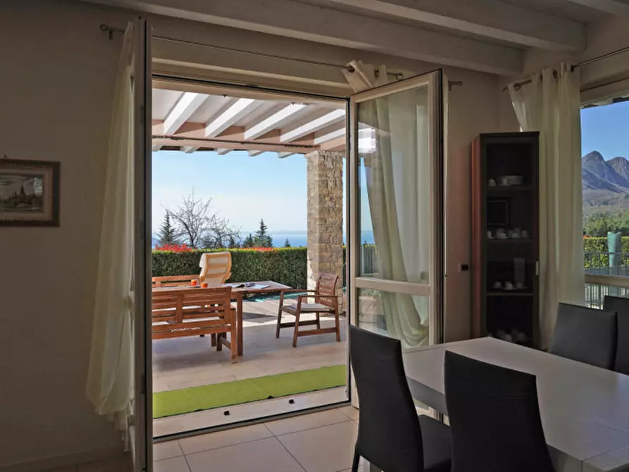 Immagine 6 di Villa in vendita  a Gargnano
