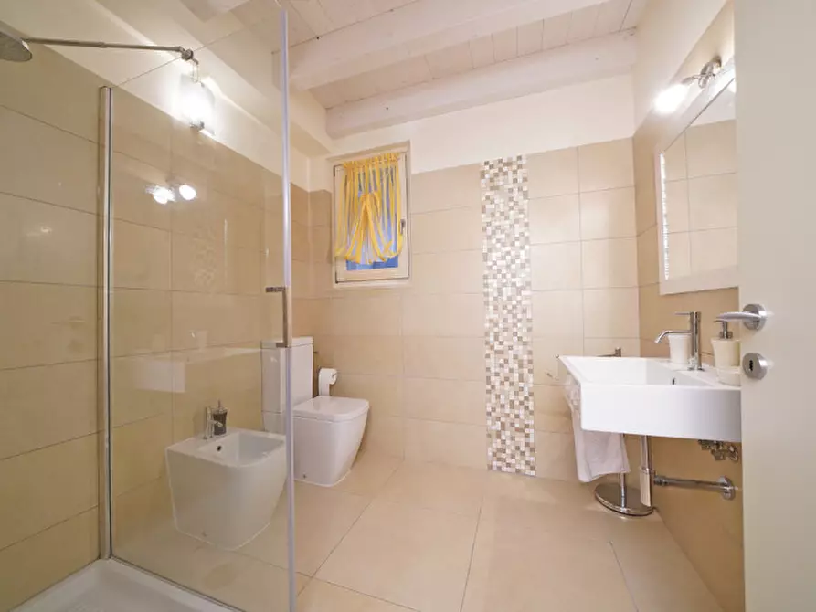 Immagine 14 di Villa in vendita  a Gargnano