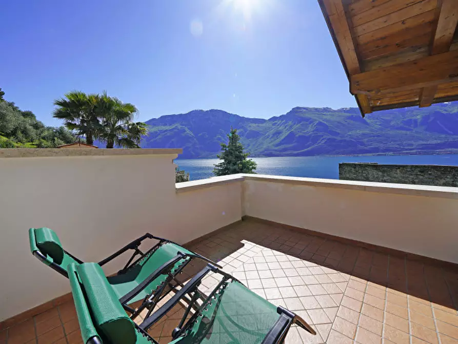 Immagine 3 di Villa in vendita  a Limone Sul Garda