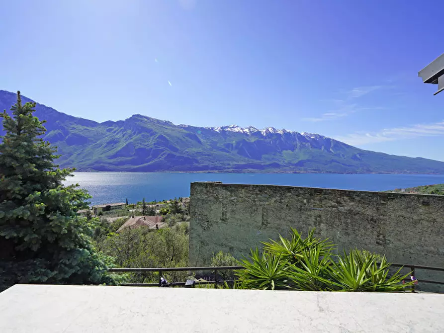 Immagine 4 di Villa in vendita  a Limone Sul Garda
