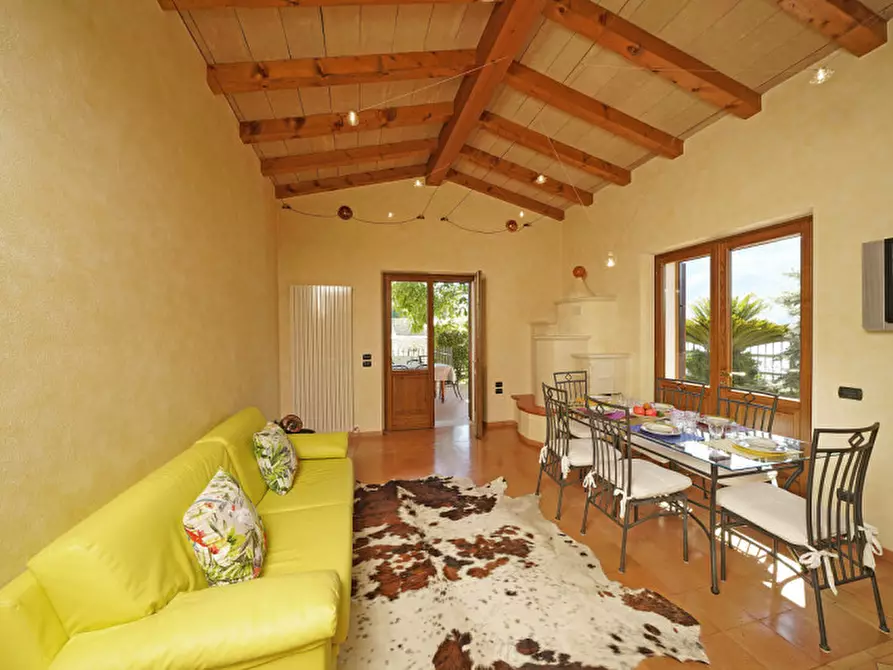 Immagine 8 di Villa in vendita  a Limone Sul Garda