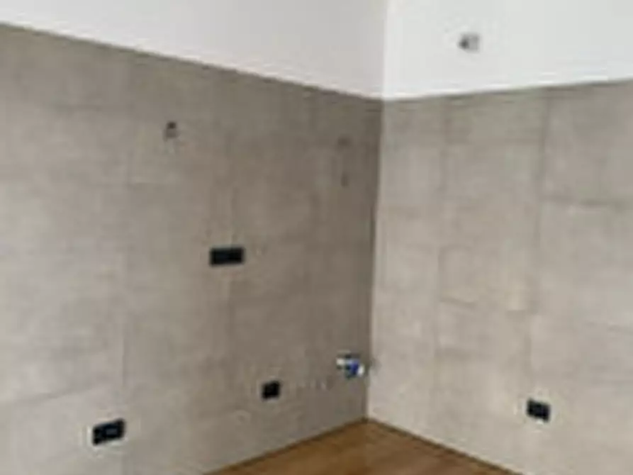 Immagine 5 di Appartamento in vendita  in Via Giana Anguissola a Roma