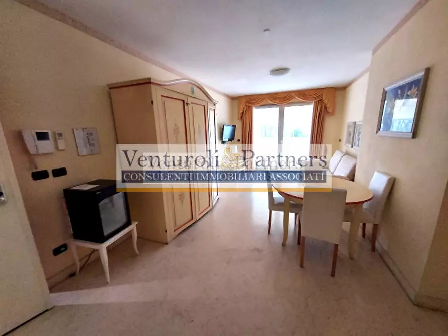 Immagine 39 di Appartamento in vendita  in via Brescia a Desenzano Del Garda