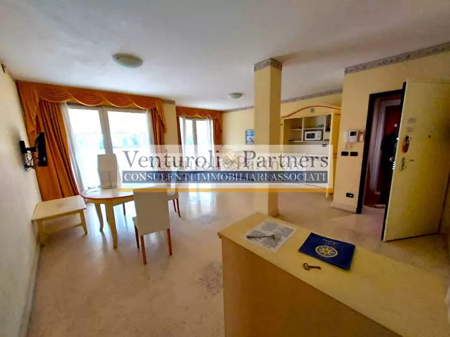 Immagine 43 di Appartamento in vendita  in via Brescia a Desenzano Del Garda