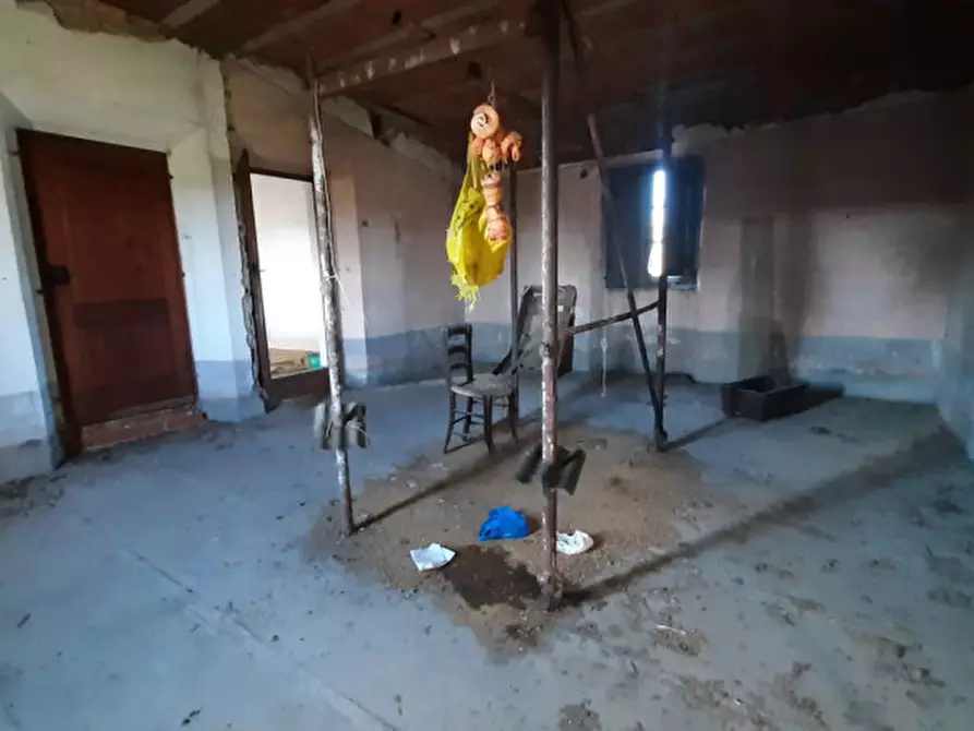 Immagine 10 di Rustico / casale in vendita  in Via Vespucci a Montevarchi