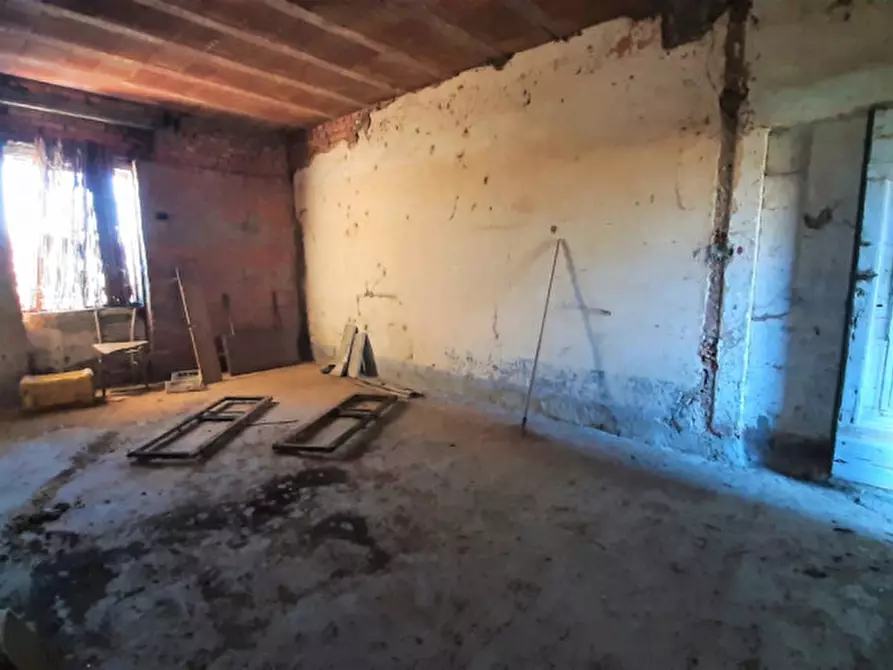Immagine 17 di Rustico / casale in vendita  in Via Vespucci a Montevarchi