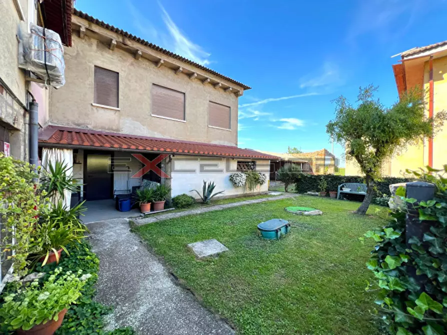 Immagine 13 di Casa bifamiliare in vendita  in via G. Matteotti n.20/bis a Cavarzere